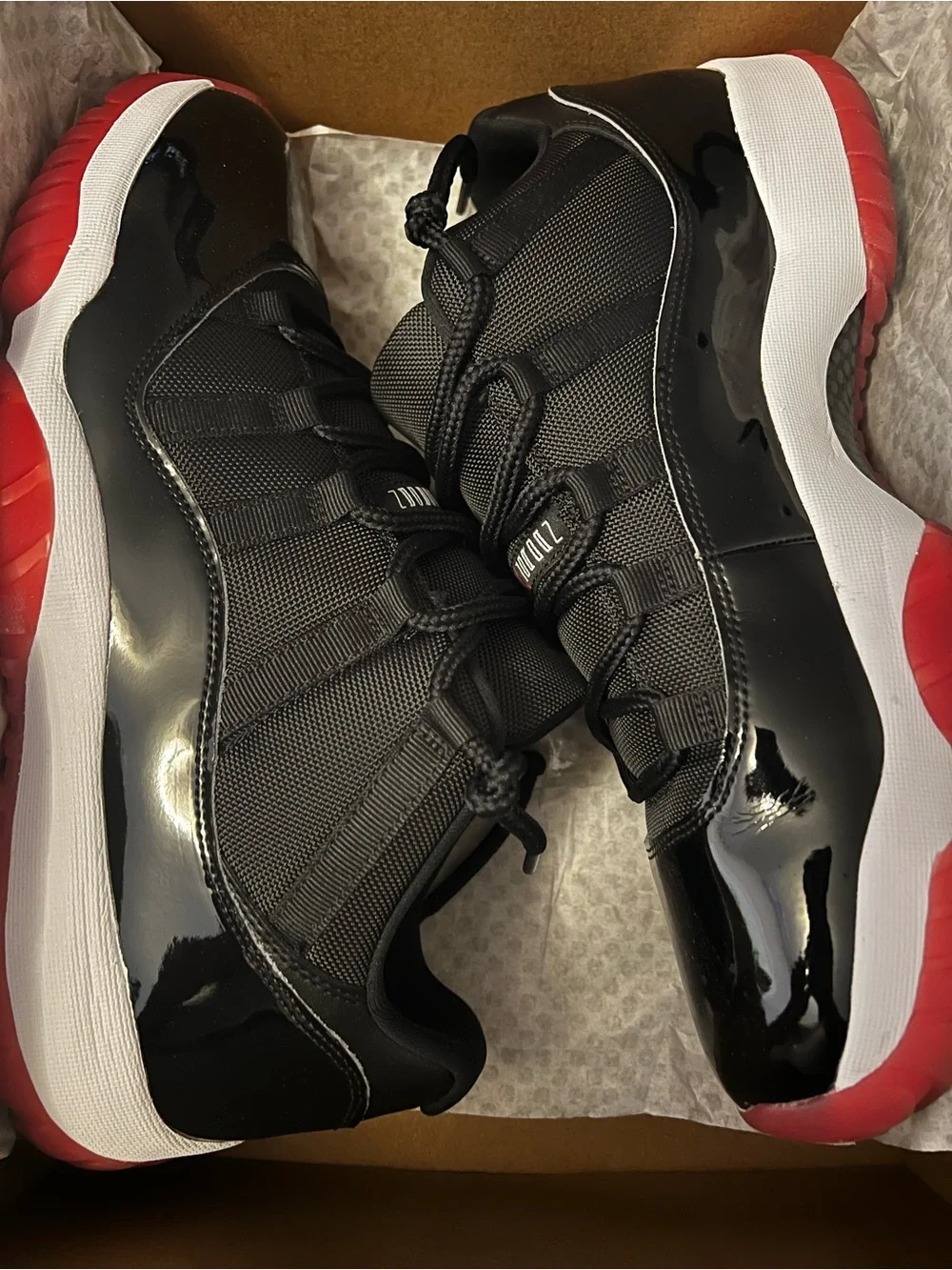 Retro 11 Jordan Men's Black and Red Low-Top Basketball Sneakers